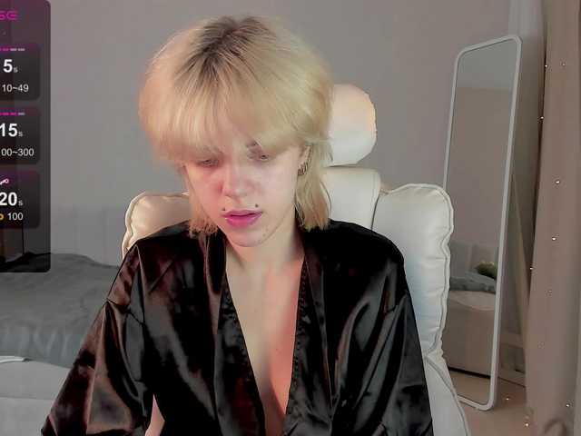 ReneYolker's BongaCams show and profile