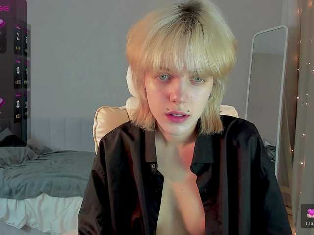 ReneYolker's BongaCams show and profile