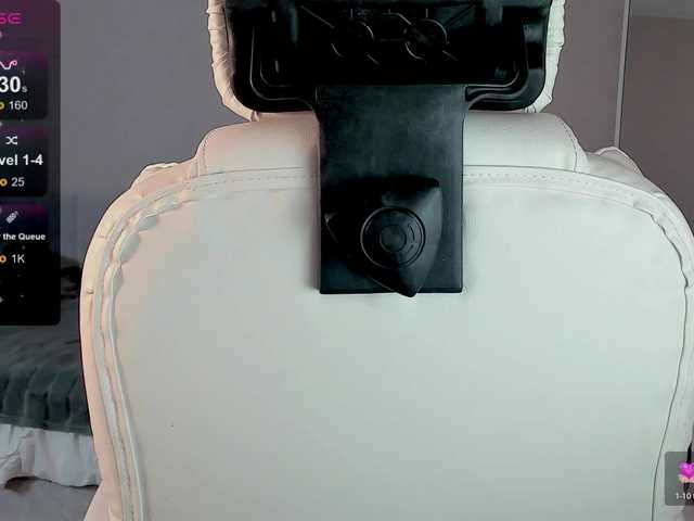 ReneYolker's BongaCams show and profile