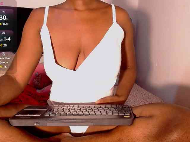 AdrianaCampbell webcam