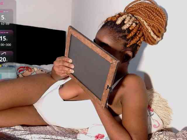 AdrianaCampbell webcam