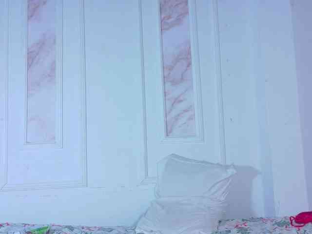 sylvie-1 Live Webcam on BongaCams