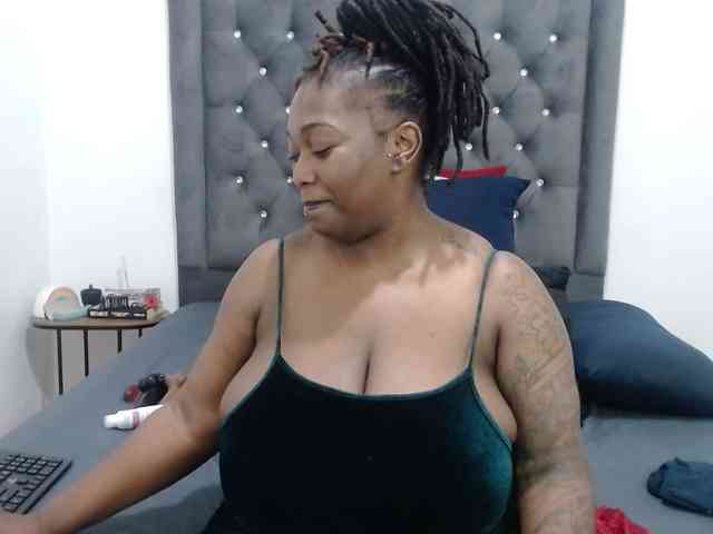 ChocSexcBeast webcam