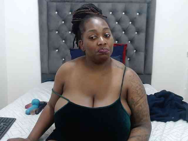 ChocSexcBeast webcam