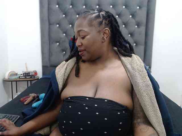 ChocSexcBeast webcam