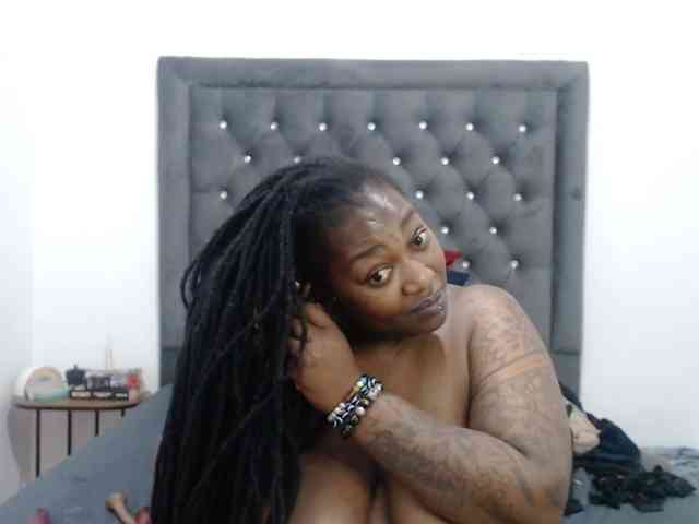 ChocSexcBeast webcam