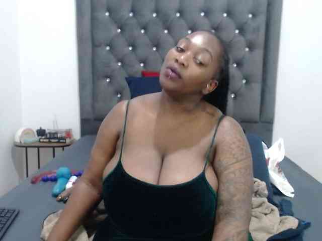 ChocSexcBeast webcam