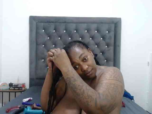 ChocSexcBeast webcam