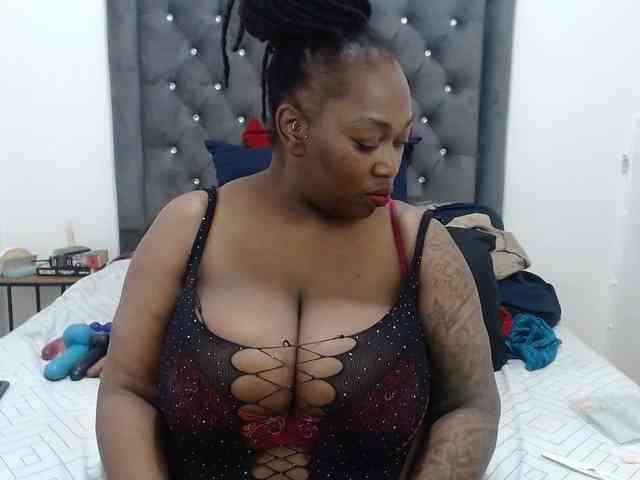 ChocSexcBeast webcam