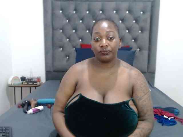 ChocSexcBeast webcam