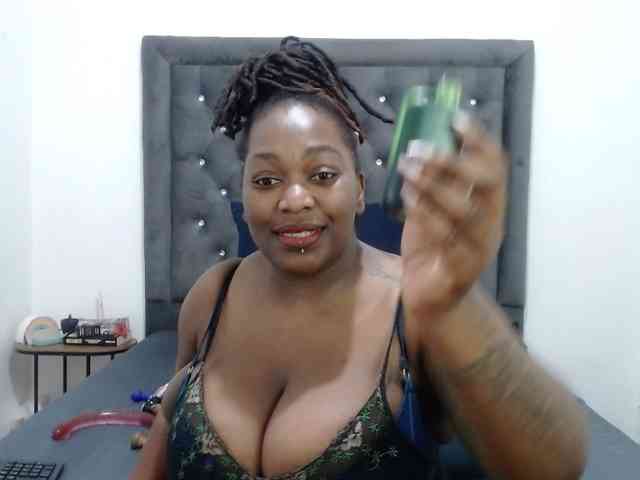 ChocSexcBeast webcam