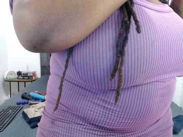 ChocSexcBeast webcam