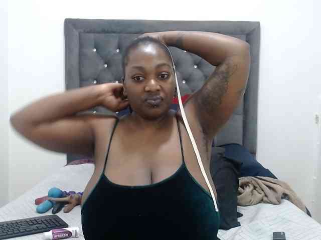 ChocSexcBeast webcam