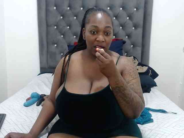 ChocSexcBeast webcam