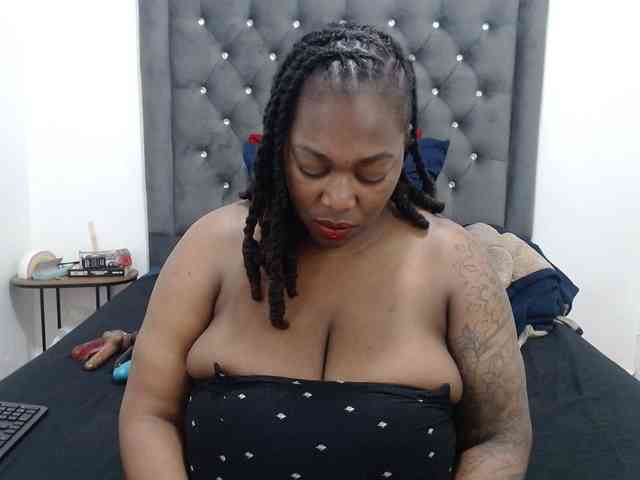 ChocSexcBeast webcam