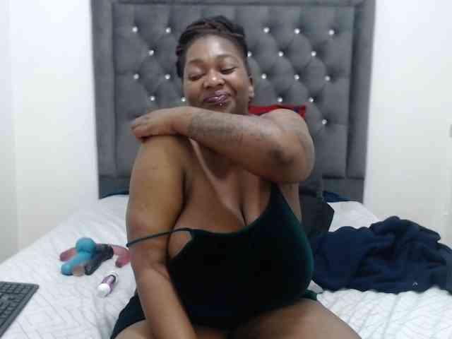 ChocSexcBeast webcam