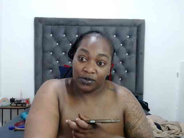 ChocSexcBeast webcam