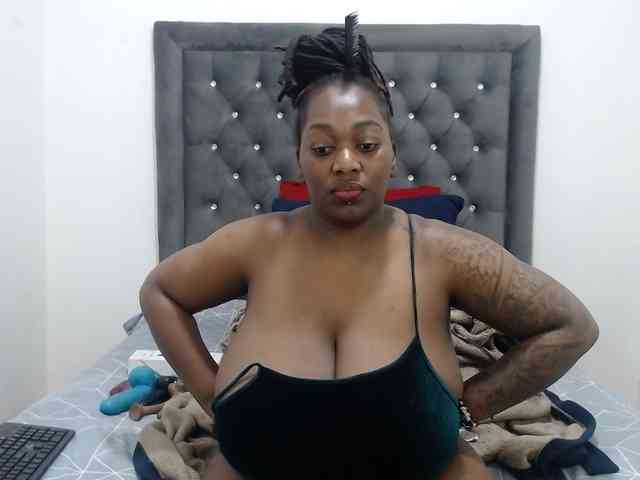 ChocSexcBeast webcam
