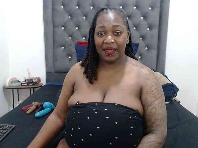 ChocSexcBeast webcam