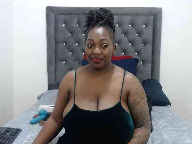 ChocSexcBeast webcam