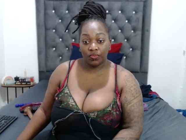 ChocSexcBeast webcam