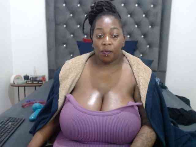 ChocSexcBeast webcam