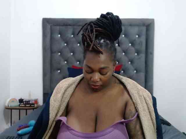 ChocSexcBeast webcam