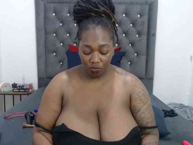 ChocSexcBeast webcam