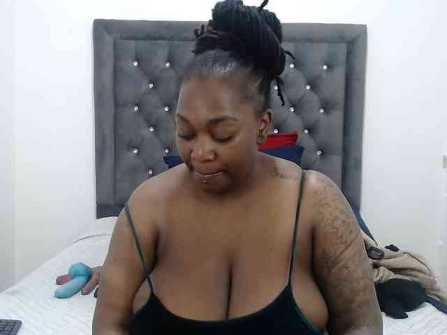 ChocSexcBeast webcam