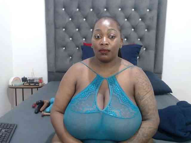 ChocSexcBeast webcam