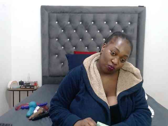 ChocSexcBeast webcam