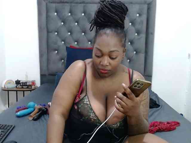 ChocSexcBeast webcam