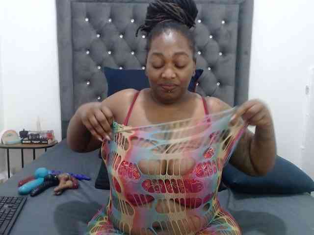 ChocSexcBeast webcam