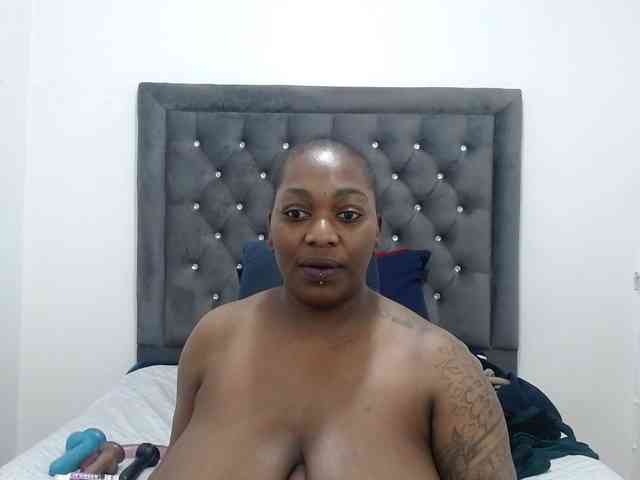 ChocSexcBeast webcam