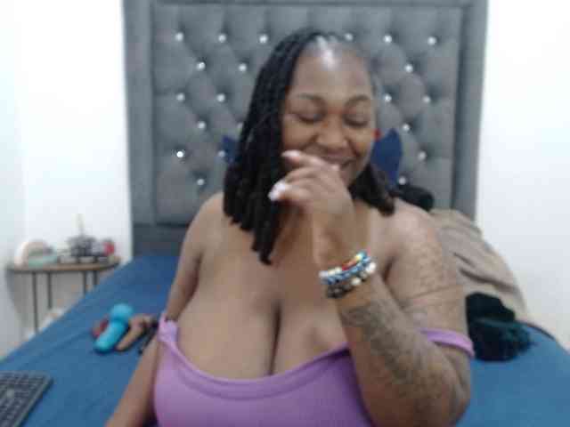 ChocSexcBeast webcam