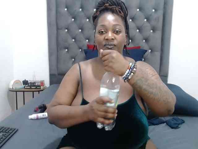 ChocSexcBeast webcam