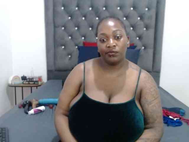 ChocSexcBeast webcam