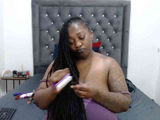 ChocSexcBeast webcam