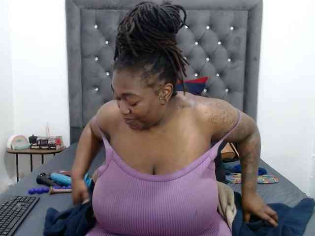 ChocSexcBeast webcam