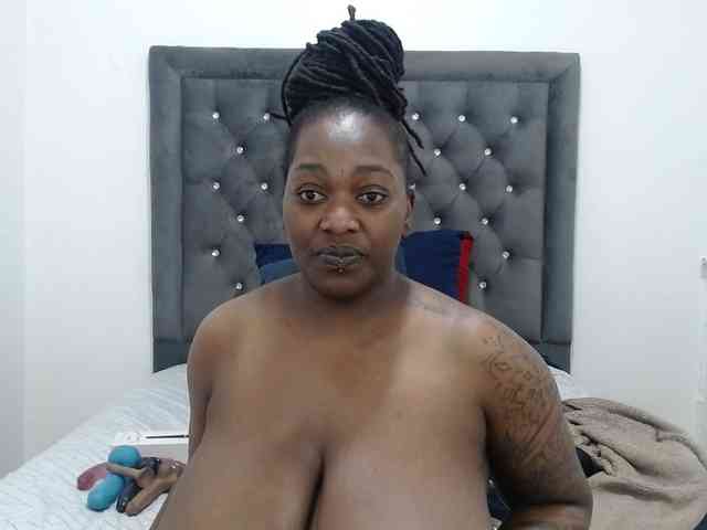 ChocSexcBeast webcam