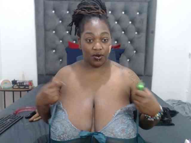 ChocSexcBeast webcam