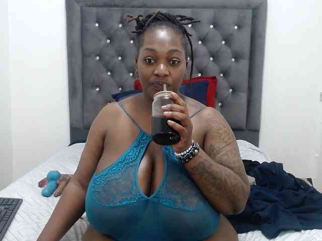 ChocSexcBeast webcam