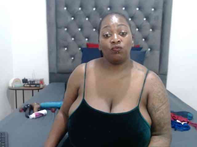 ChocSexcBeast webcam