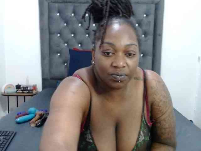 ChocSexcBeast webcam