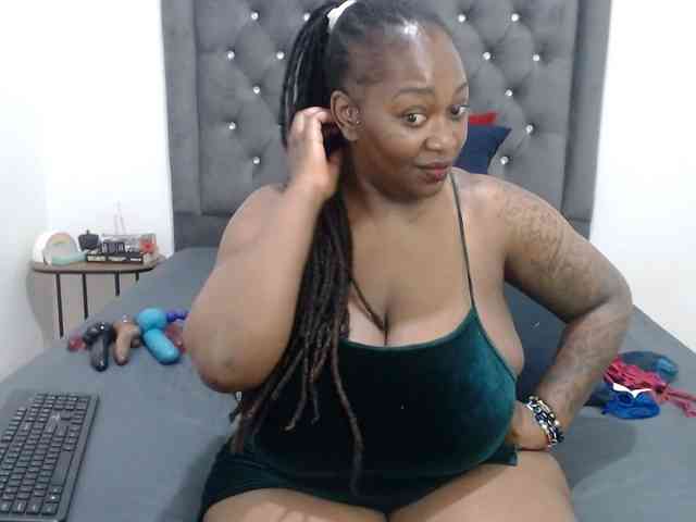 ChocSexcBeast webcam