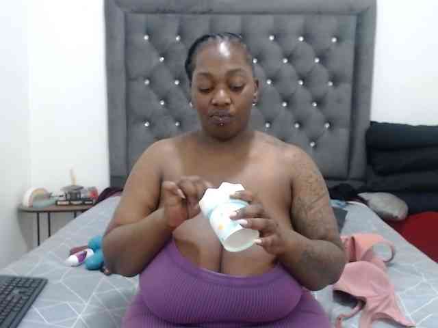 ChocSexcBeast webcam