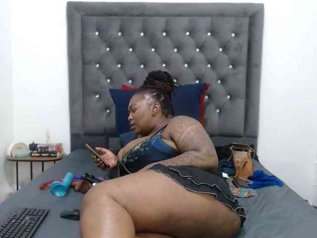 ChocSexcBeast webcam