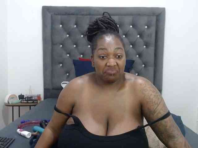 ChocSexcBeast webcam