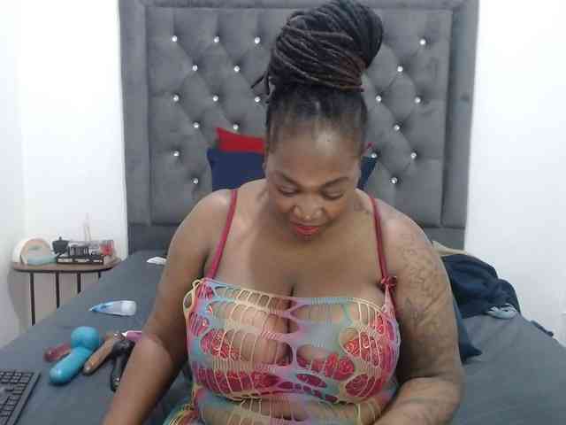 ChocSexcBeast webcam