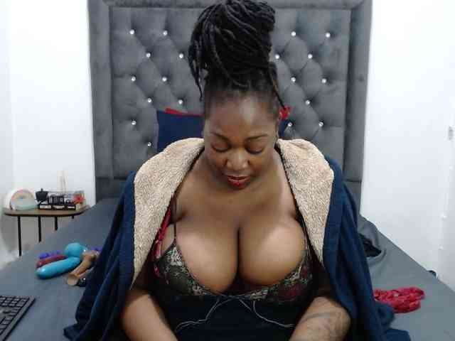 ChocSexcBeast webcam